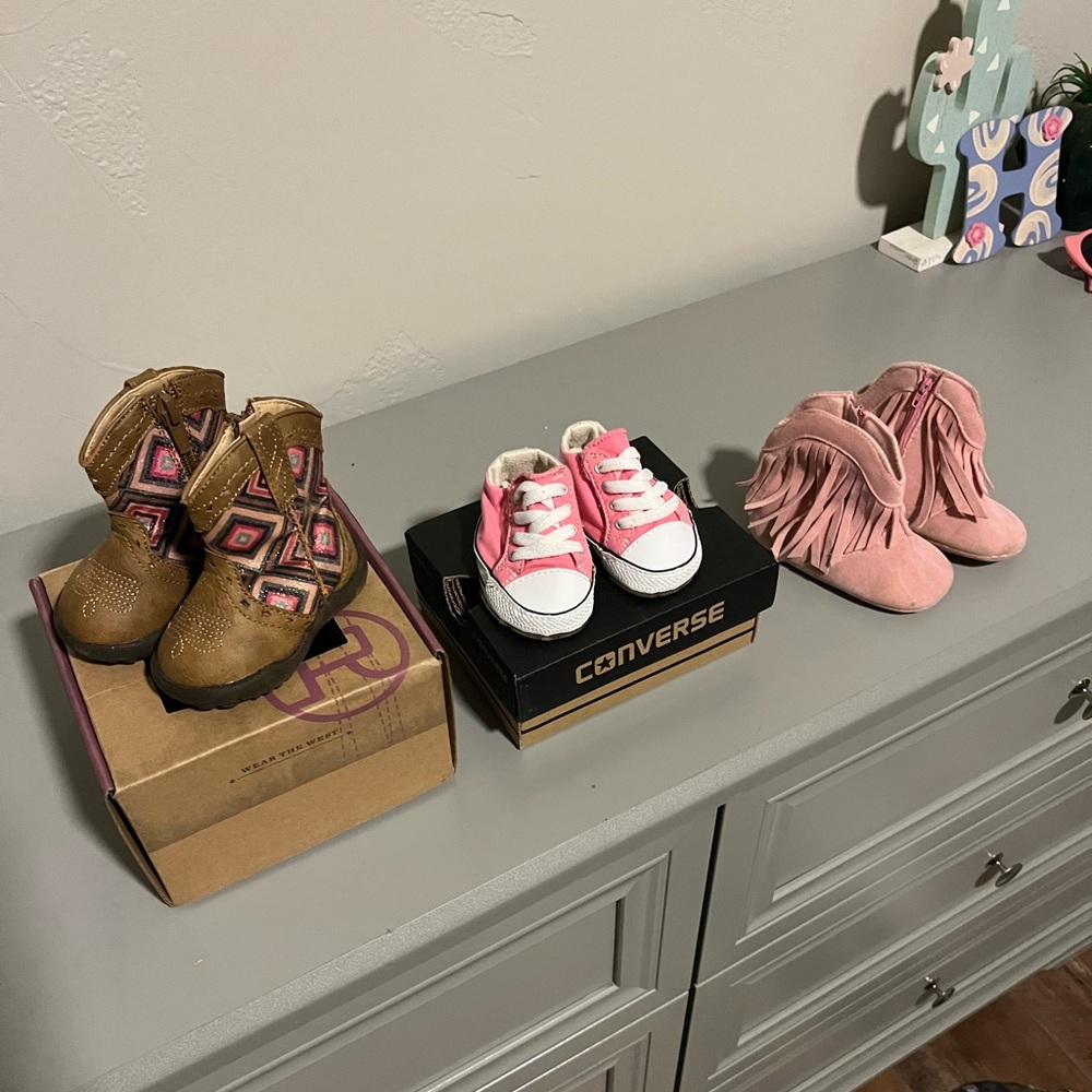 Infant Girl Shoes Size 1